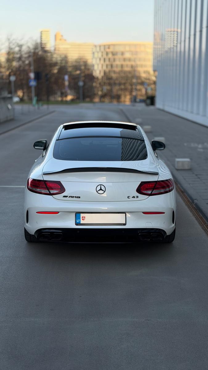 Mercedes-AMG Coupé photograph 7 of 12
